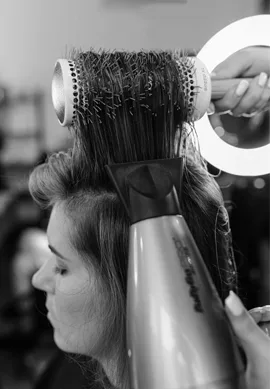 Profesjonalne suszenie włosów w Beauty Bar Białystok